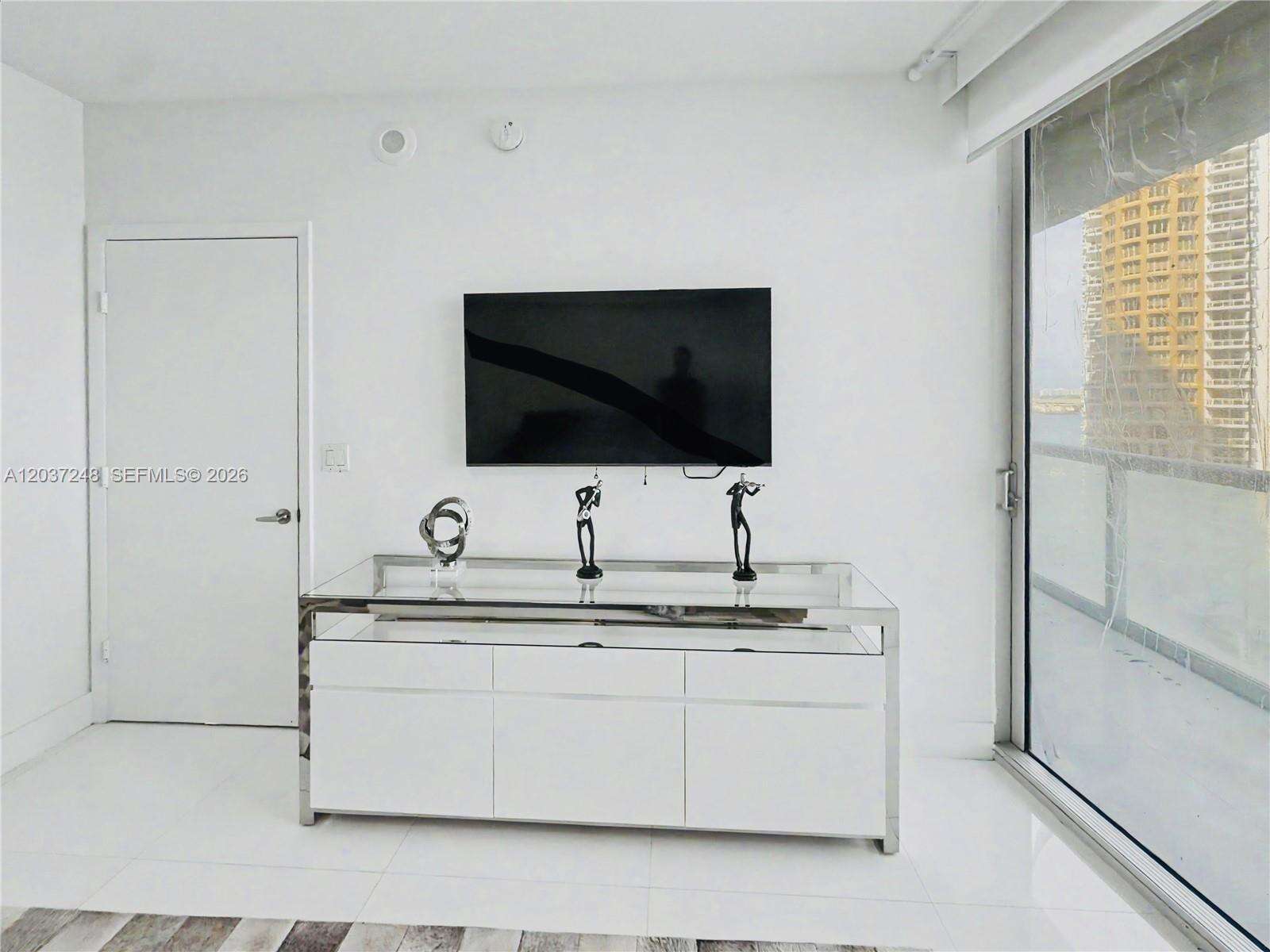 Icon Brickell 1 at 465 Brickell Ave, Miami, FL 33131 - For Rent photo 7