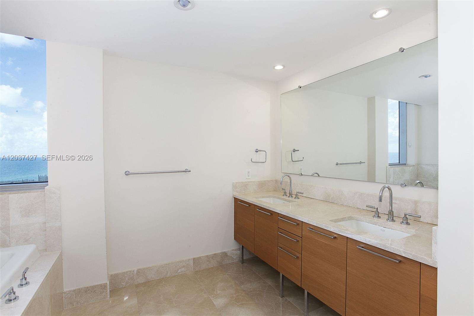 Jade Beach at 17001 Collins Ave, Sunny Isles Beach, FL 33160 - For Rent photo 14