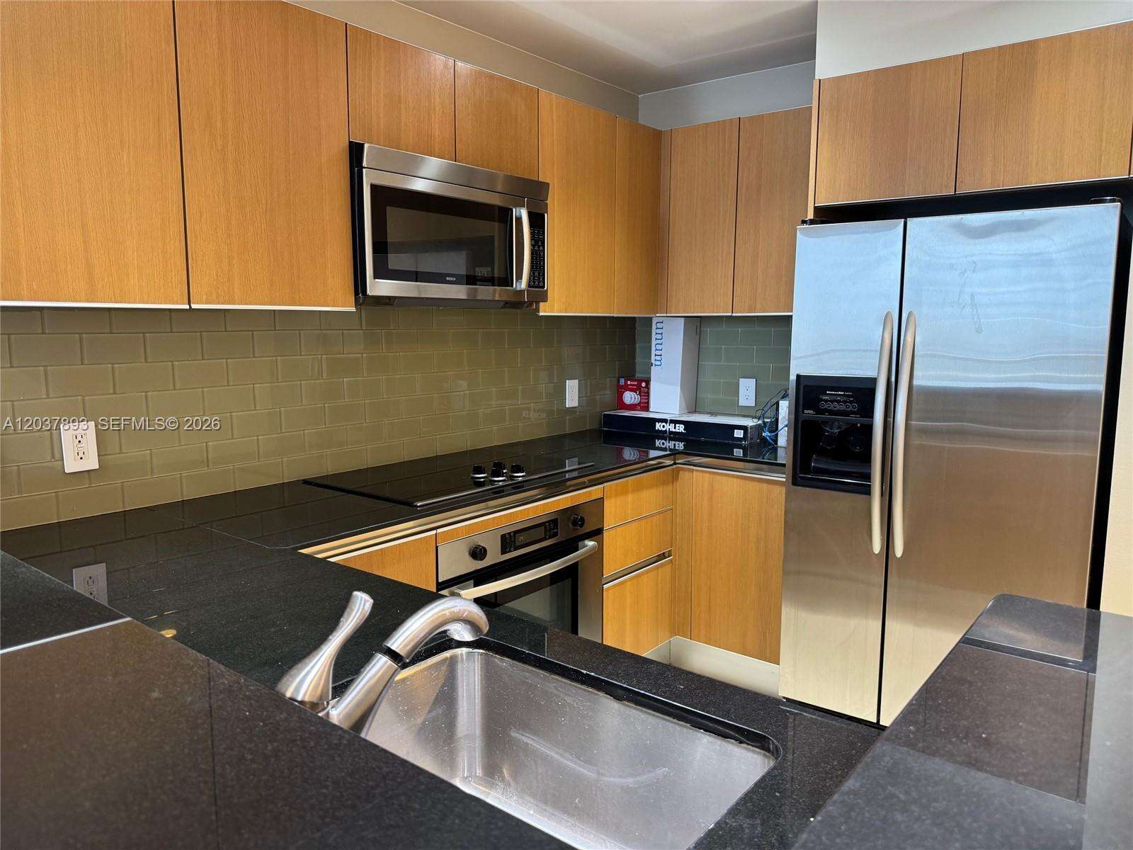 1060 Brickell at 1060 Brickell Ave, Miami, FL 33131 - For Rent photo 2