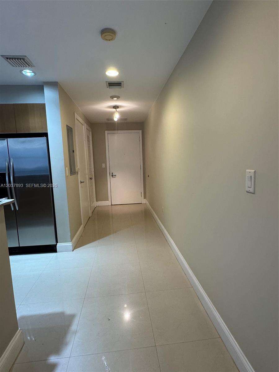 1060 Brickell at 1060 Brickell Ave, Miami, FL 33131 - For Rent photo 4