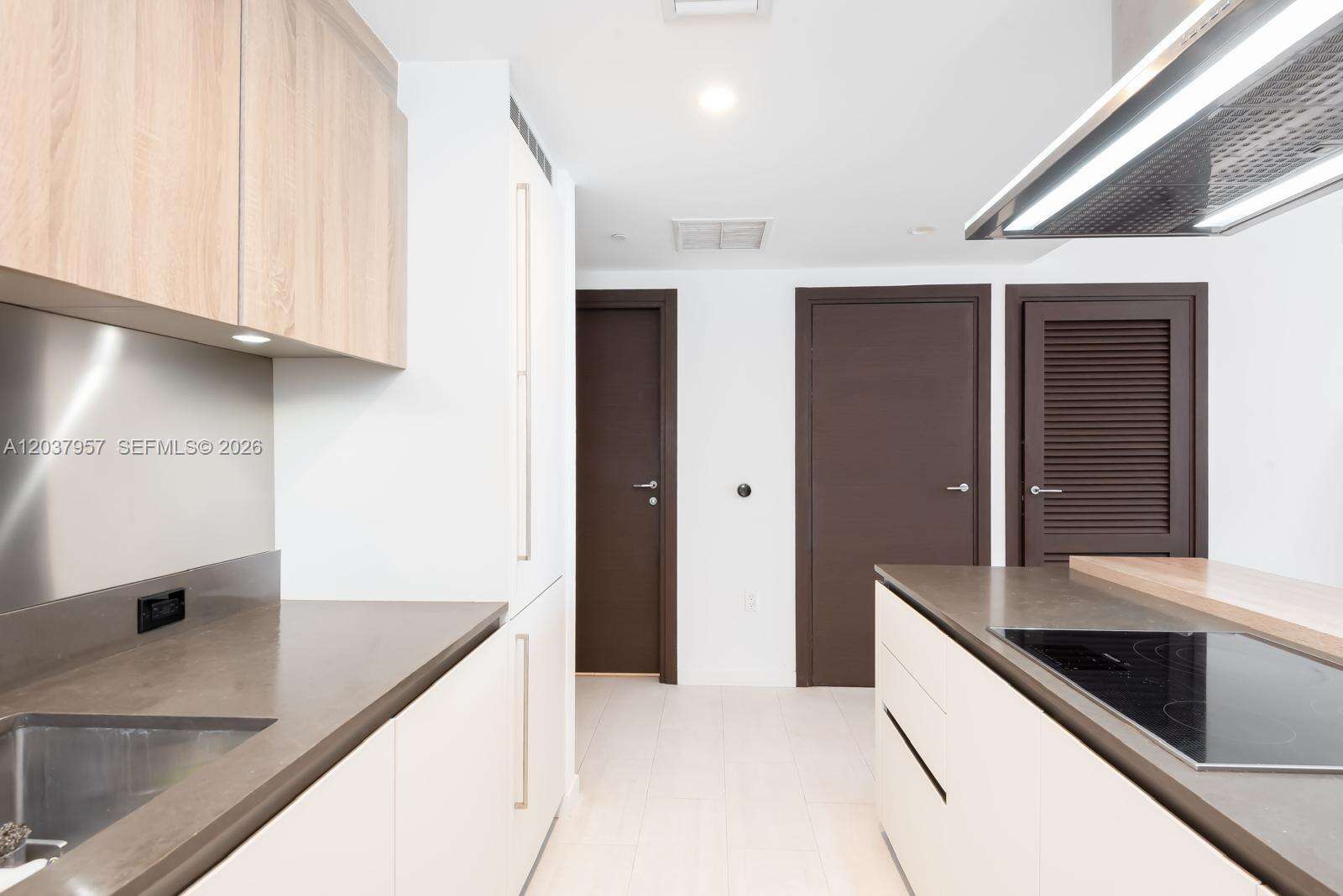 Brickell Flatiron at 1000 Brickell Plz, Miami, FL 33131 - For Rent photo 24