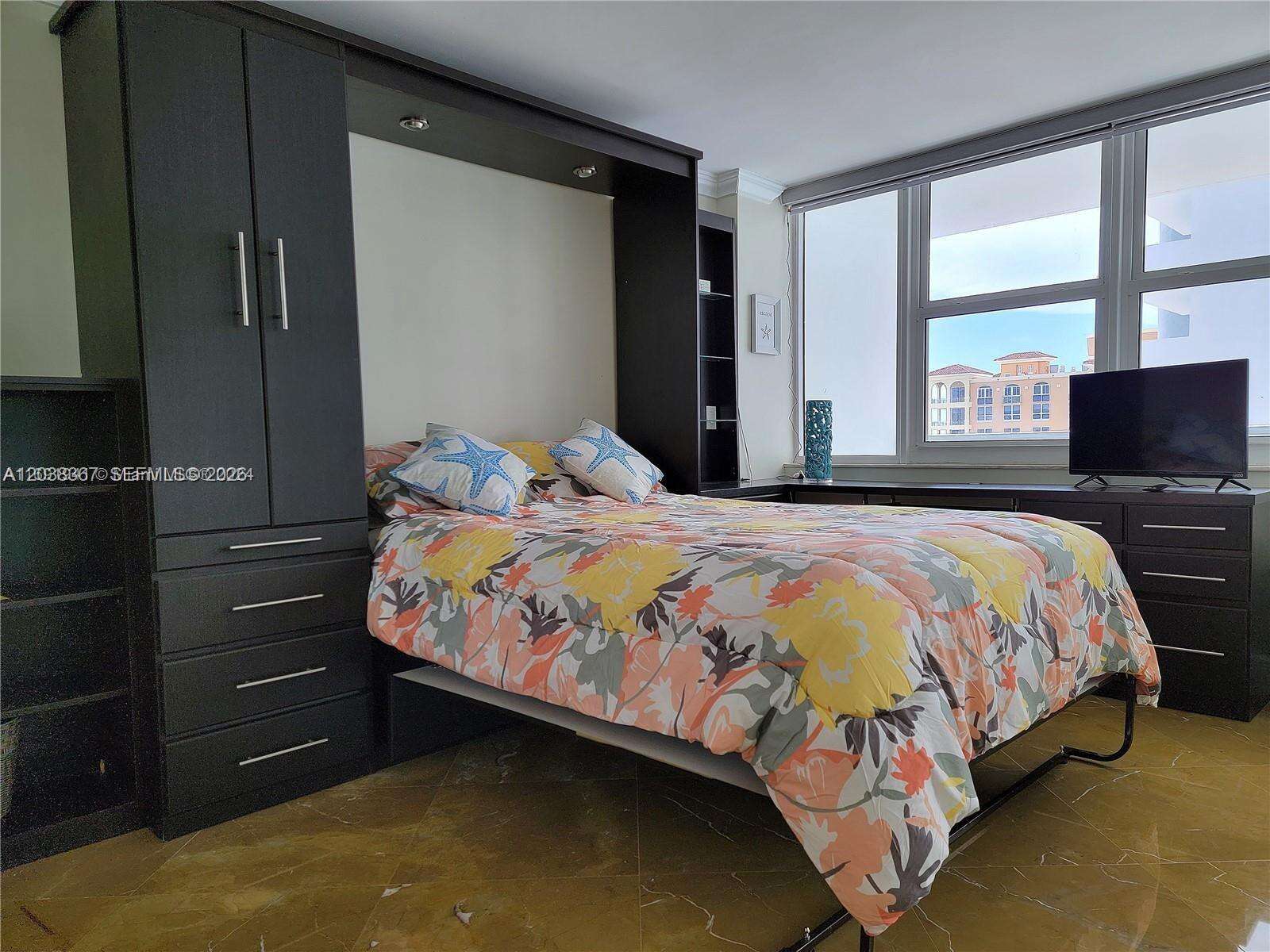 Parker Plaza at 2030 Ocean Dr, Hallandale Beach, FL 33009 - For Rent photo 15