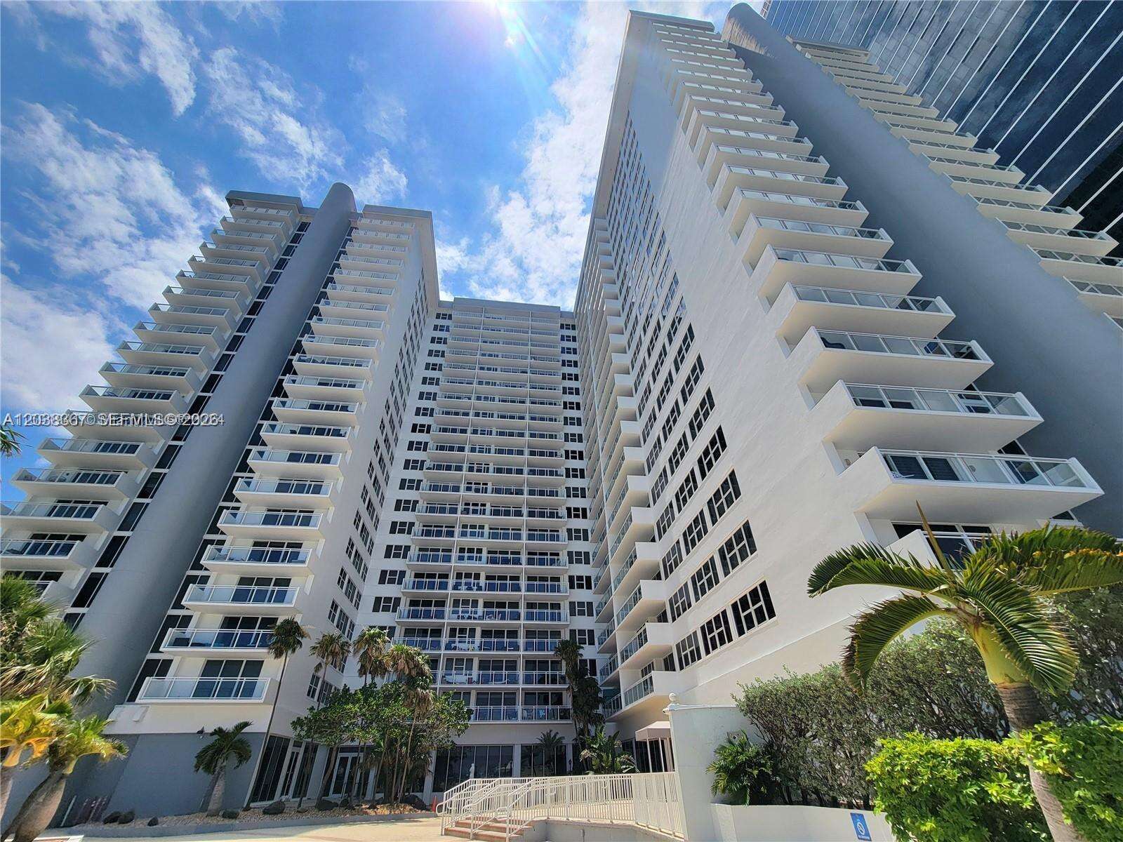 Parker Plaza at 2030 Ocean Dr, Hallandale Beach, FL 33009 - For Rent photo 20