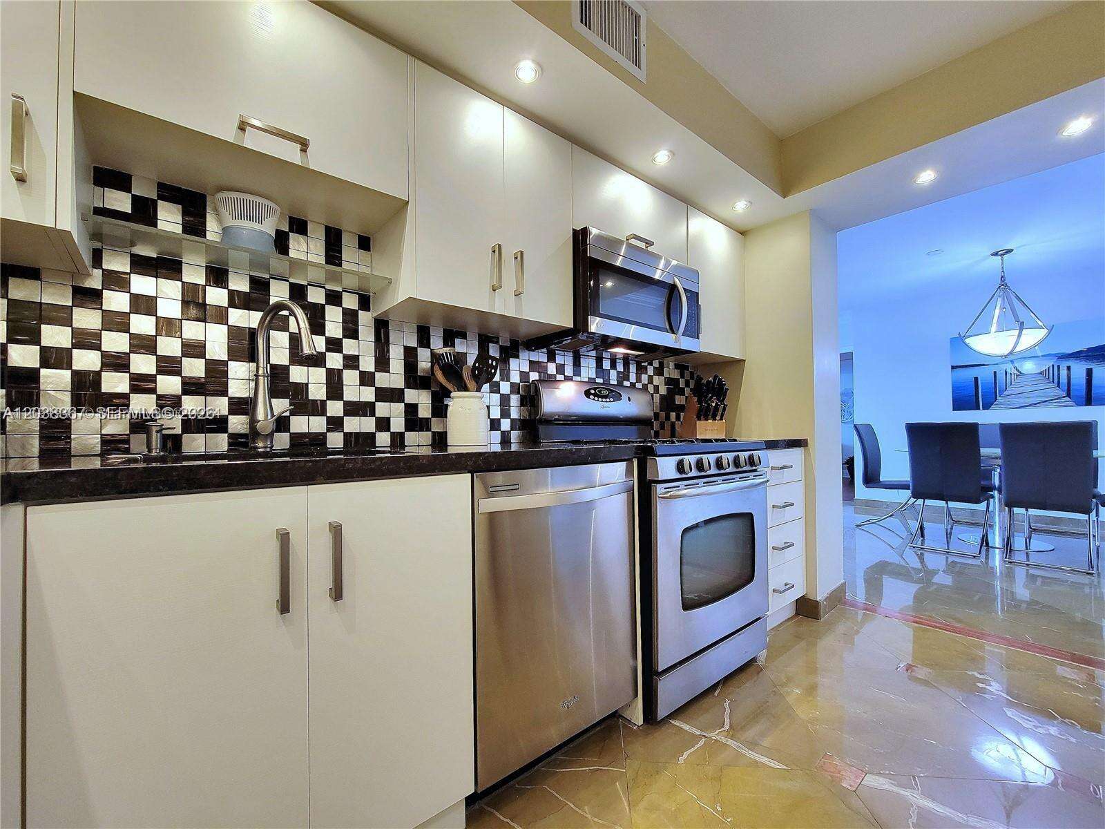 Parker Plaza at 2030 Ocean Dr, Hallandale Beach, FL 33009 - For Rent photo 5