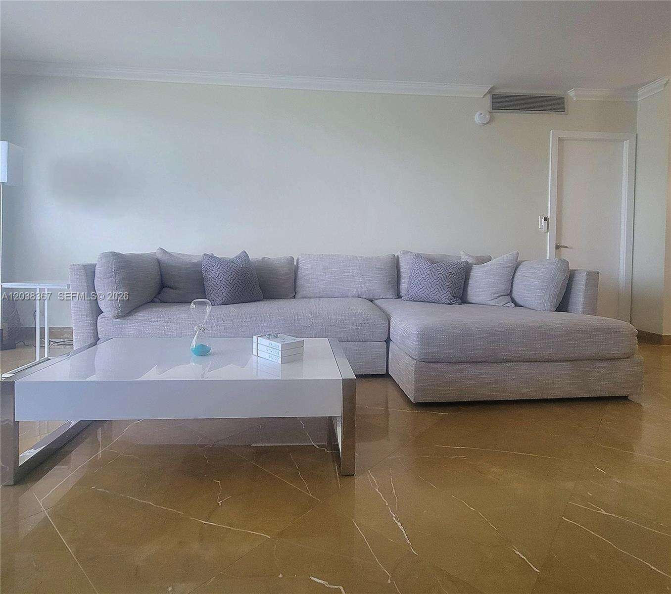 Parker Plaza at 2030 Ocean Dr, Hallandale Beach, FL 33009 - For Rent photo 7