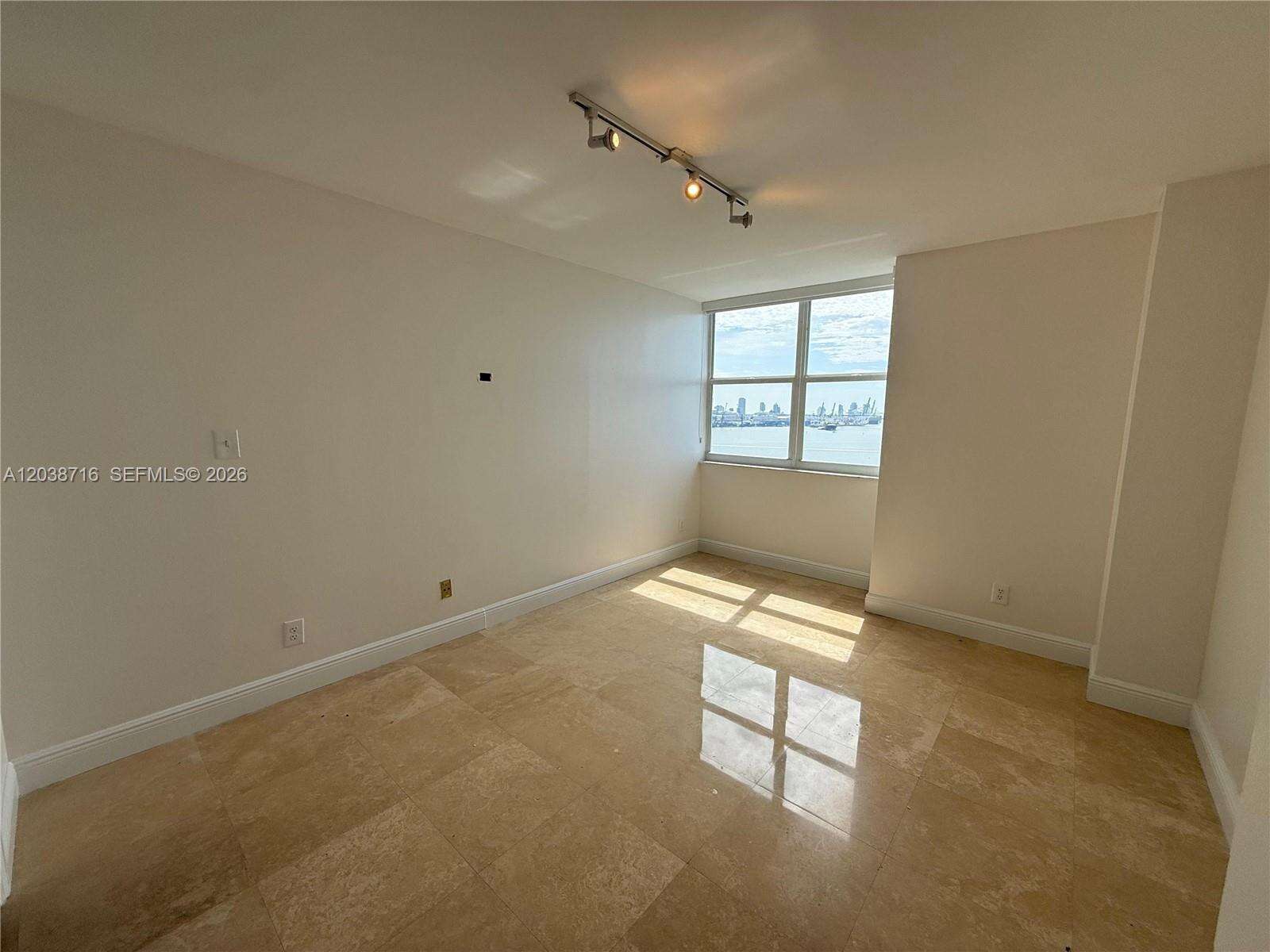 Isola at 770 Claughton Island Dr, Miami, FL 33131 - For Rent photo 9