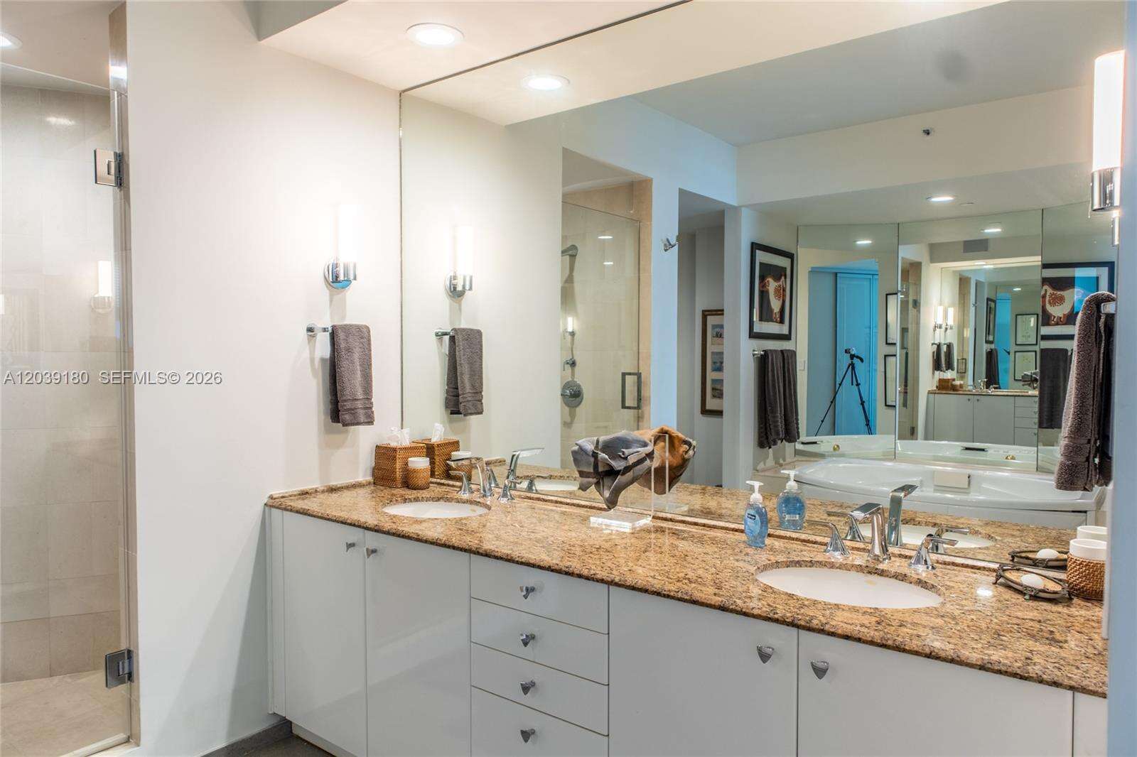 Portofino Tower at 300 Pointe Dr, Miami Beach, FL 33139 - For Rent photo 15