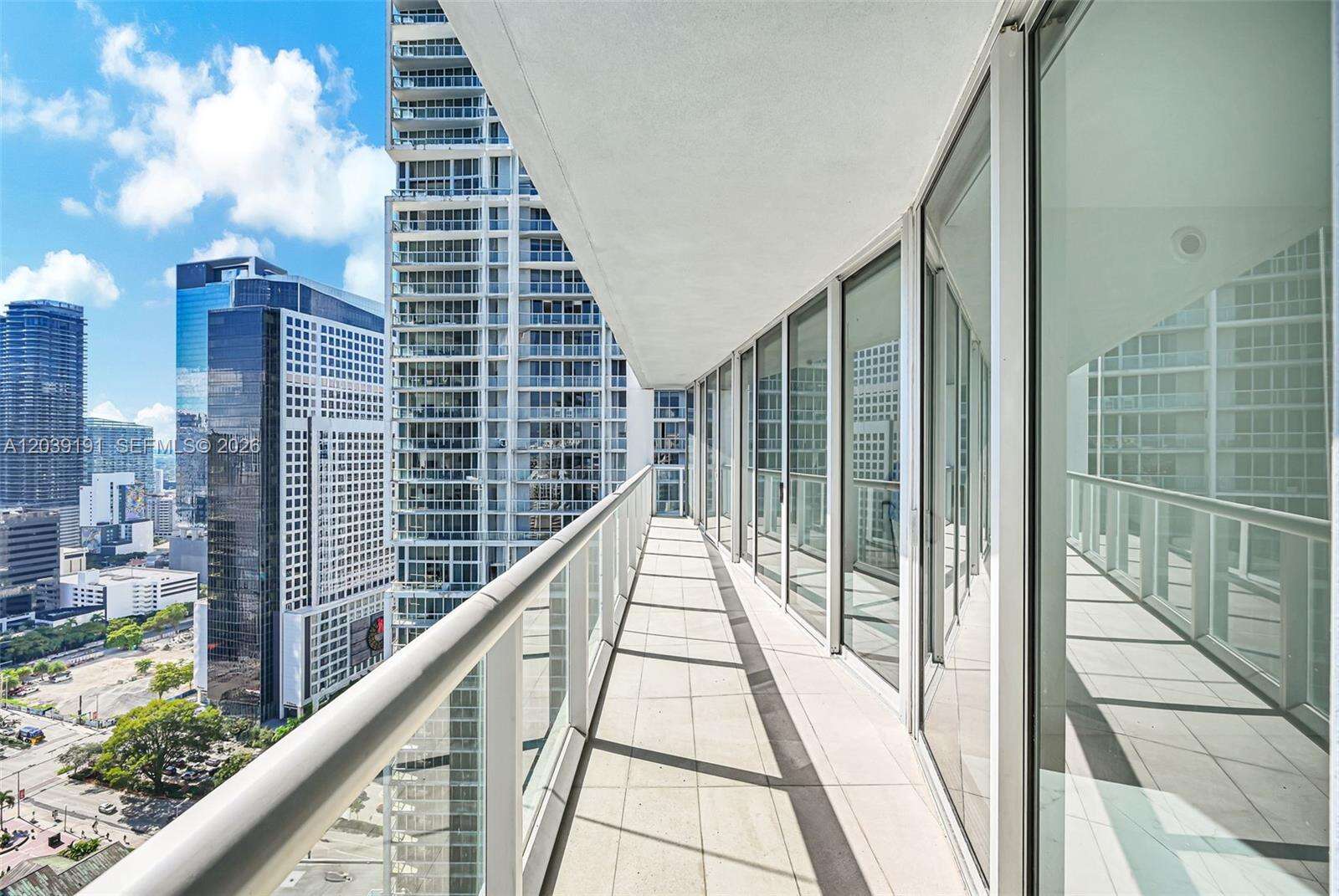 Icon Brickell 1 at 475 Brickell Ave, Miami, FL 33131 - For Rent photo 4