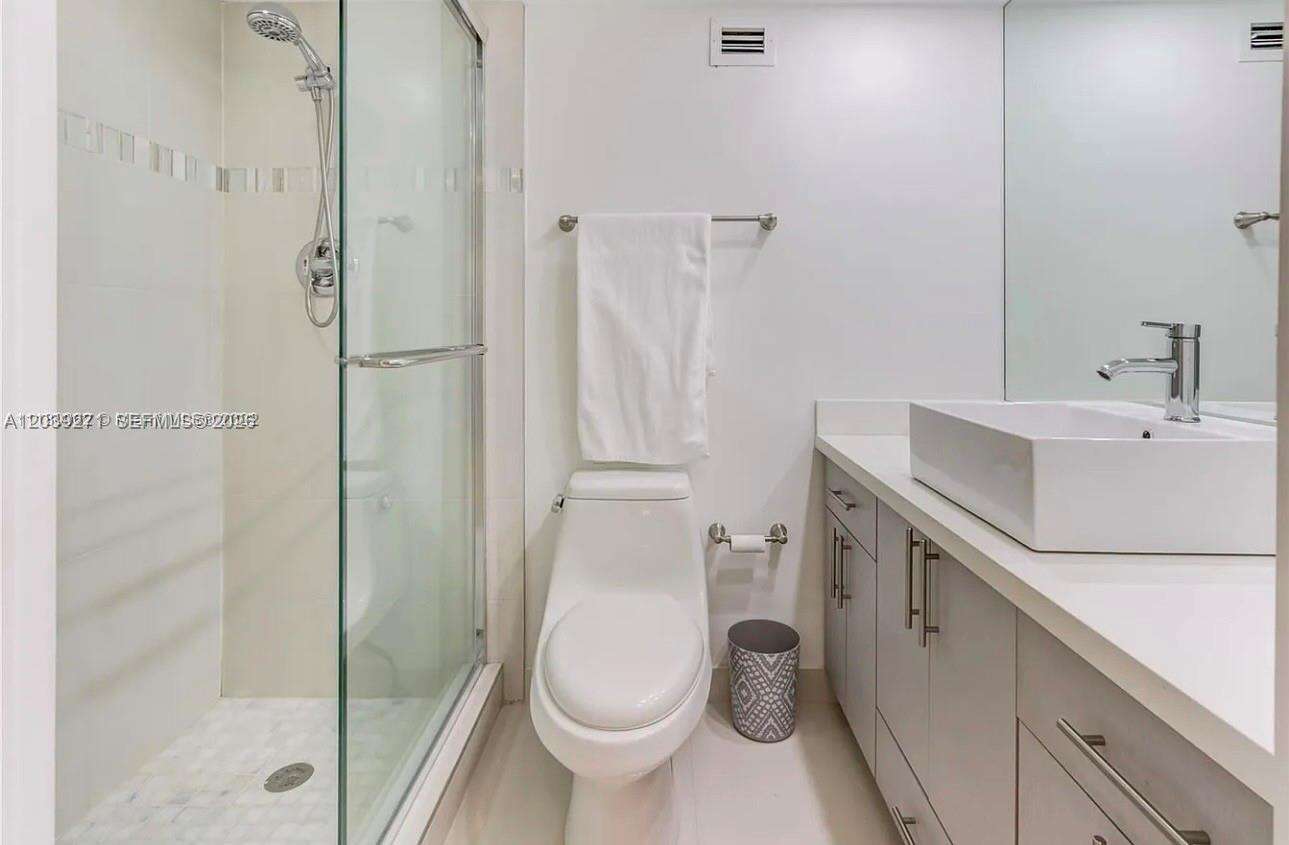Maison Grande at 6039 Collins Ave, Miami Beach, FL 33140 - For Rent photo 2