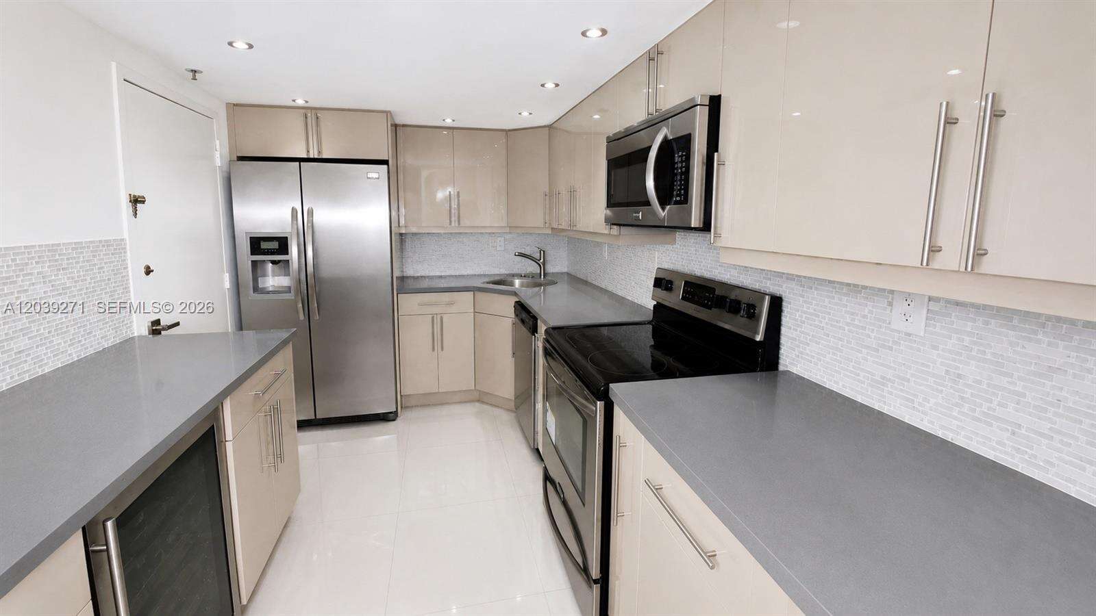 Maison Grande at 6039 Collins Ave, Miami Beach, FL 33140 - For Rent photo 5