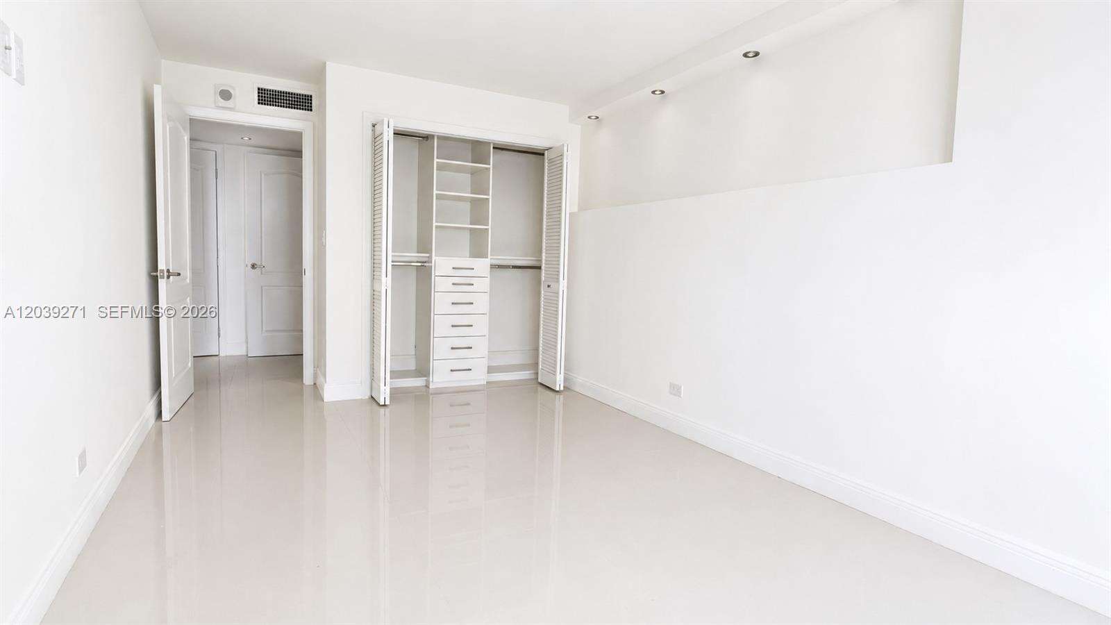 Maison Grande at 6039 Collins Ave, Miami Beach, FL 33140 - For Rent photo 9