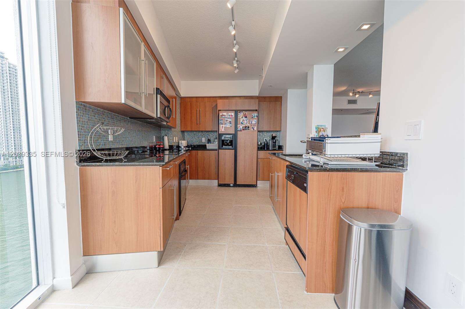 One Miami East at 335 Biscayne Blvd, Miami, FL 33131 - For Rent photo 11