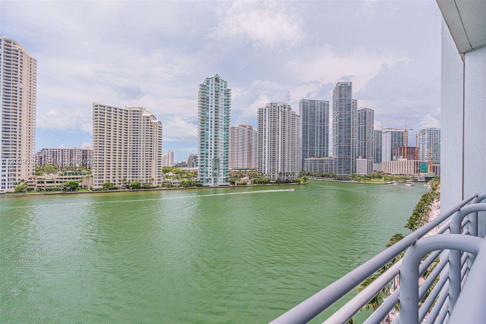 One Miami East at 335 Biscayne Blvd, Miami, FL 33131 - For Rent photo 3