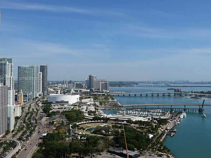 One Miami West at 325 Biscayne Blvd, Miami, FL 33131 - For Rent photo 1