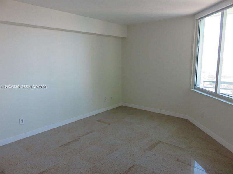 One Miami West at 325 Biscayne Blvd, Miami, FL 33131 - For Rent photo 13