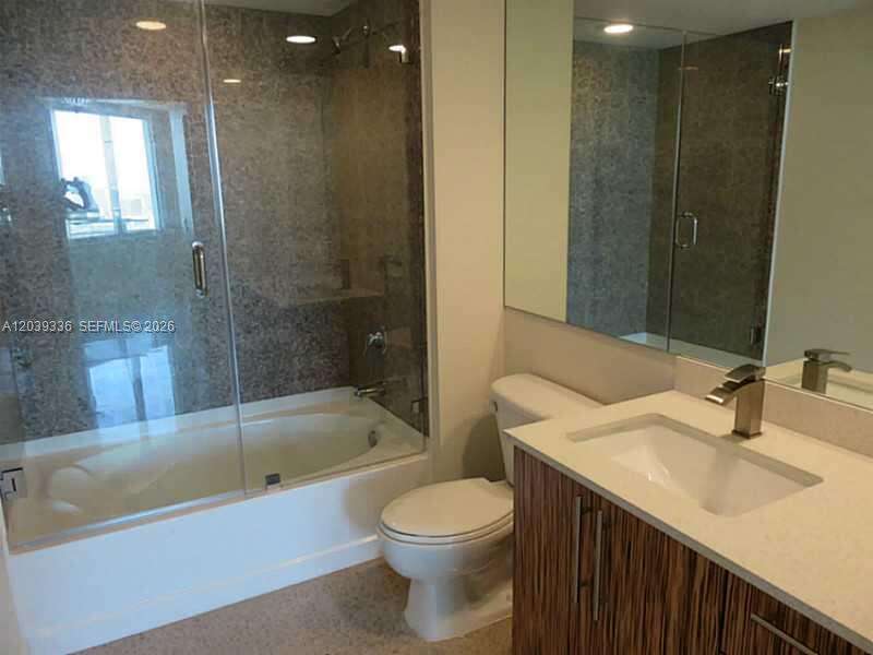 One Miami West at 325 Biscayne Blvd, Miami, FL 33131 - For Rent photo 15