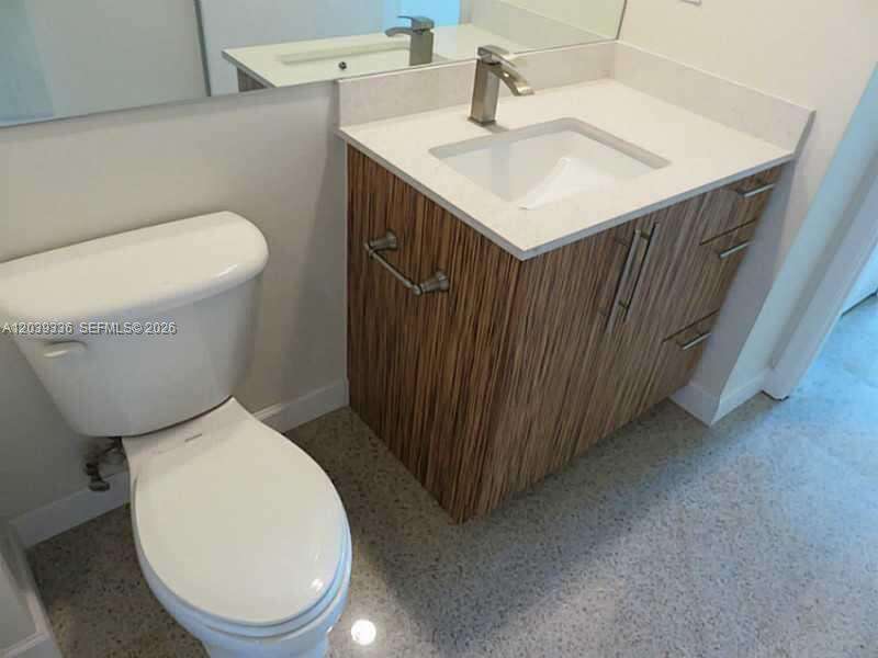 One Miami West at 325 Biscayne Blvd, Miami, FL 33131 - For Rent photo 16