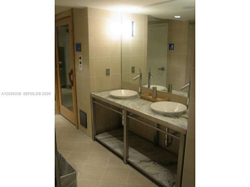 One Miami West at 325 Biscayne Blvd, Miami, FL 33131 - For Rent photo 23