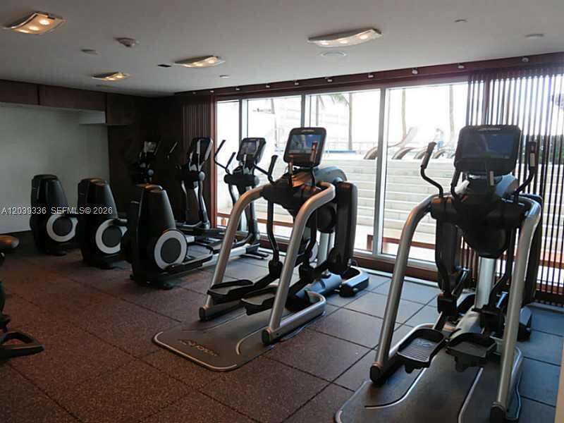One Miami West at 325 Biscayne Blvd, Miami, FL 33131 - For Rent photo 24