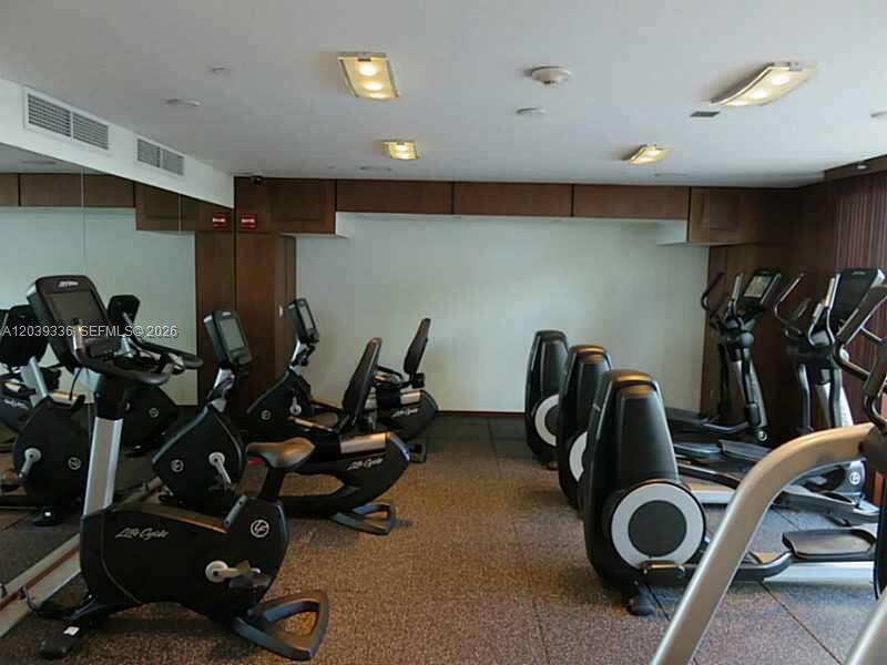One Miami West at 325 Biscayne Blvd, Miami, FL 33131 - For Rent photo 25