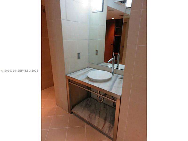 One Miami West at 325 Biscayne Blvd, Miami, FL 33131 - For Rent photo 26