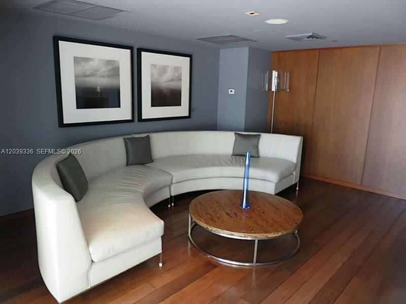 One Miami West at 325 Biscayne Blvd, Miami, FL 33131 - For Rent photo 32