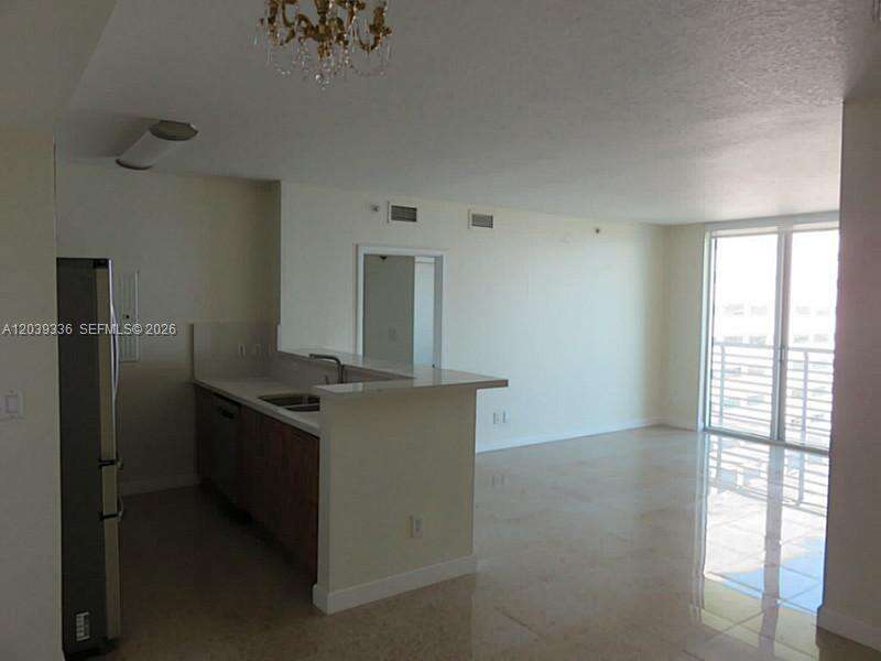 One Miami West at 325 Biscayne Blvd, Miami, FL 33131 - For Rent photo 5