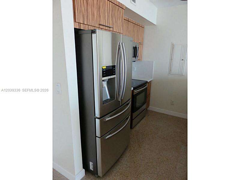 One Miami West at 325 Biscayne Blvd, Miami, FL 33131 - For Rent photo 7
