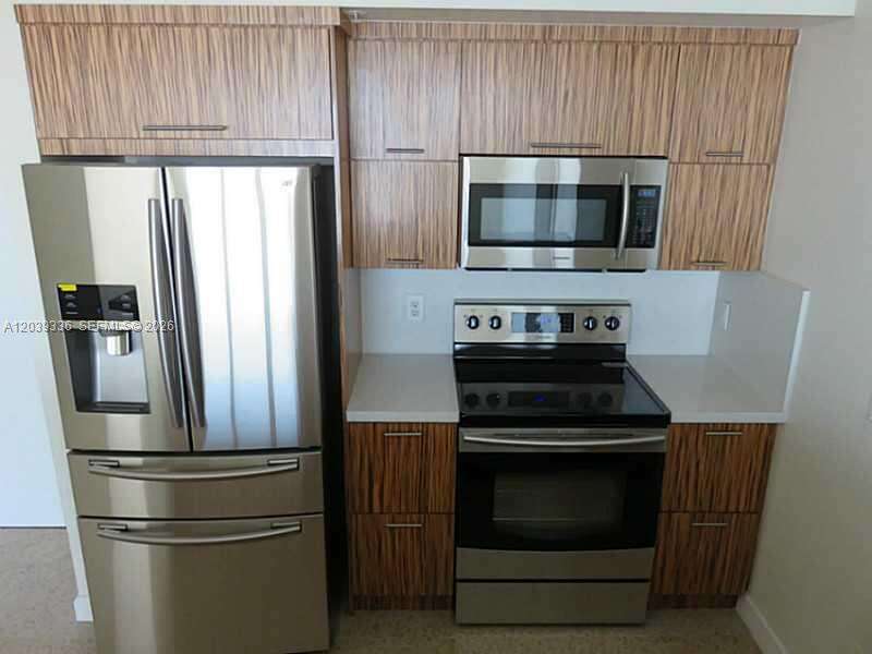 One Miami West at 325 Biscayne Blvd, Miami, FL 33131 - For Rent photo 9