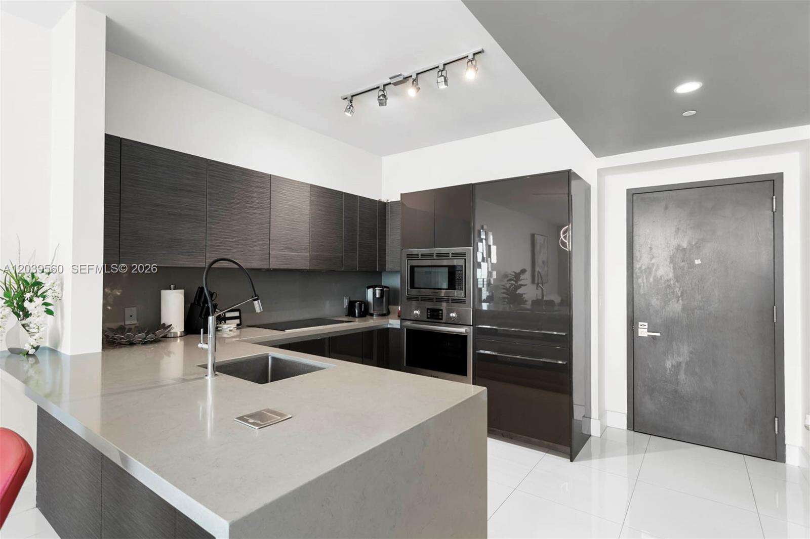 The Bond On Brickell at 1080 Brickell Ave, Miami, FL 33131 - For Rent photo 11
