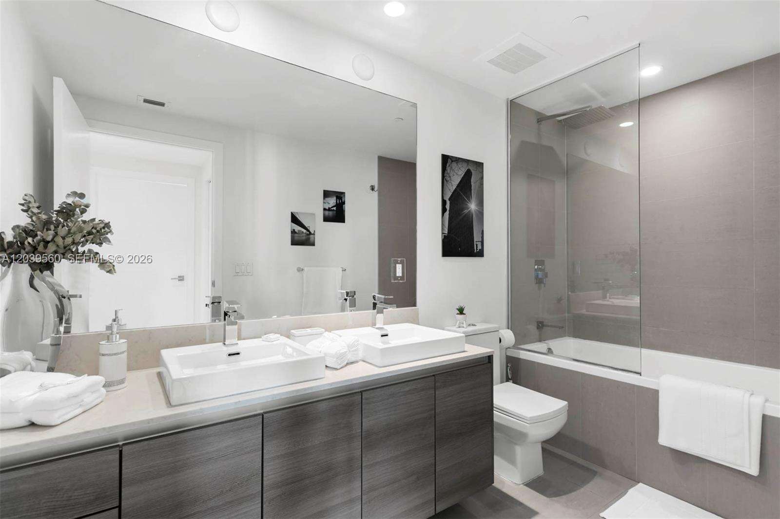 The Bond On Brickell at 1080 Brickell Ave, Miami, FL 33131 - For Rent photo 26