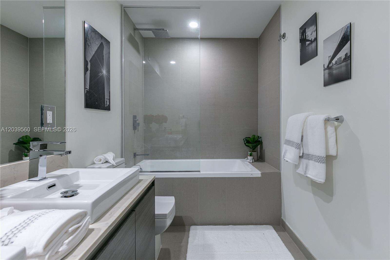 The Bond On Brickell at 1080 Brickell Ave, Miami, FL 33131 - For Rent photo 28