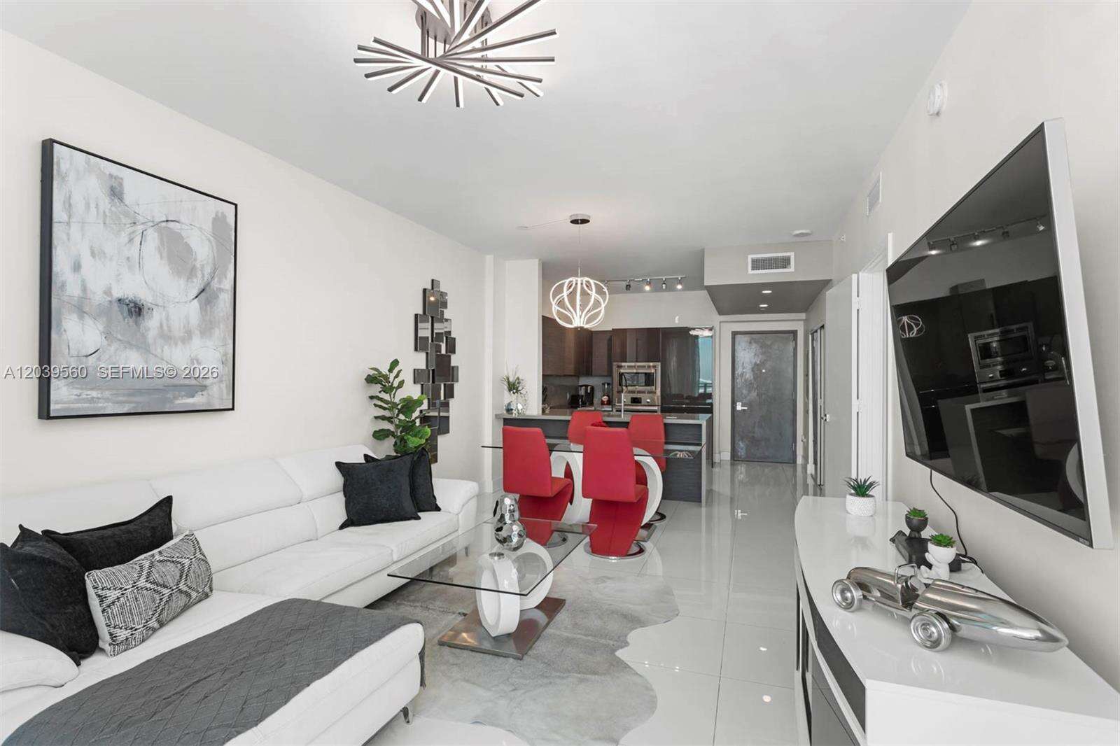 The Bond On Brickell at 1080 Brickell Ave, Miami, FL 33131 - For Rent photo 4