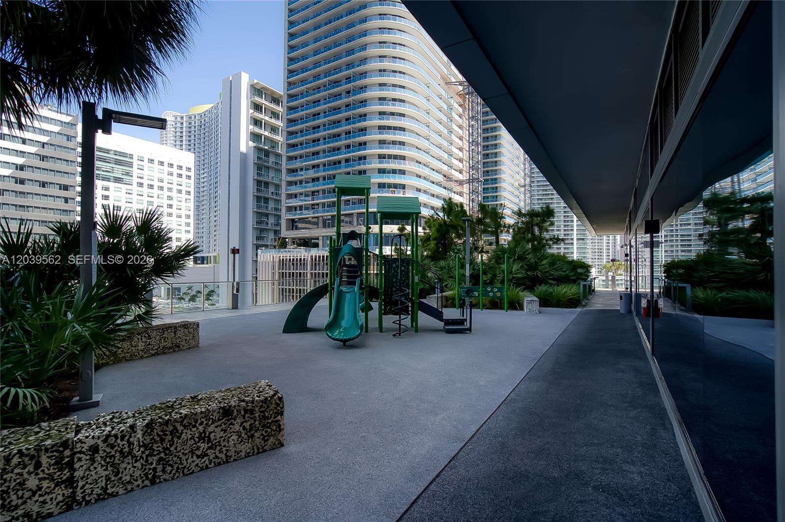 Rise Brickell at 88 7 St, Miami, FL 33130 - For Rent photo 37