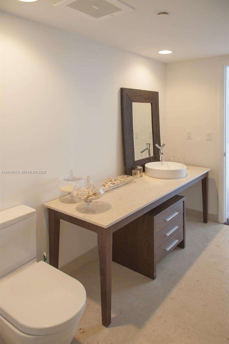 Icon Brickell 1 at 465 Brickell Ave, Miami, FL 33131 - For Rent photo 11