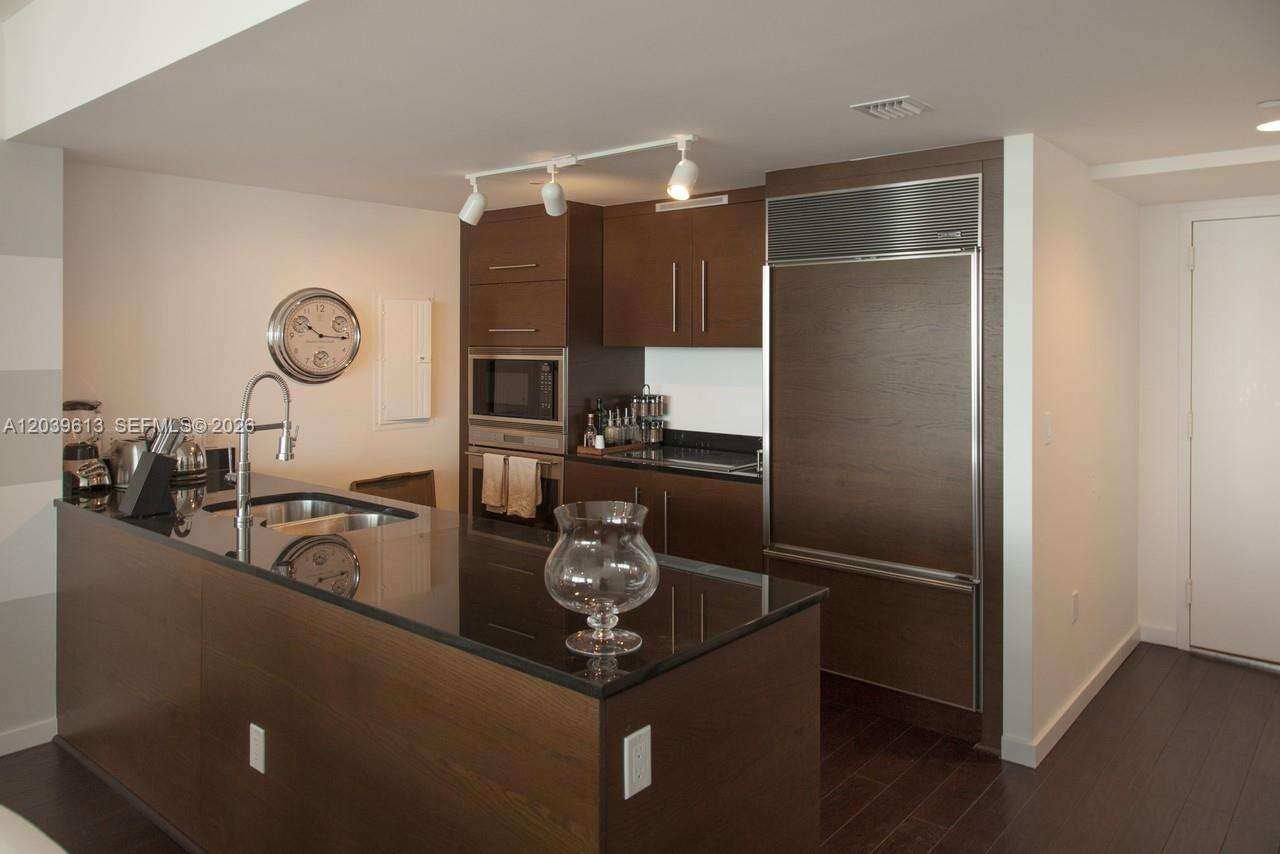 Icon Brickell 1 at 465 Brickell Ave, Miami, FL 33131 - For Rent photo 16