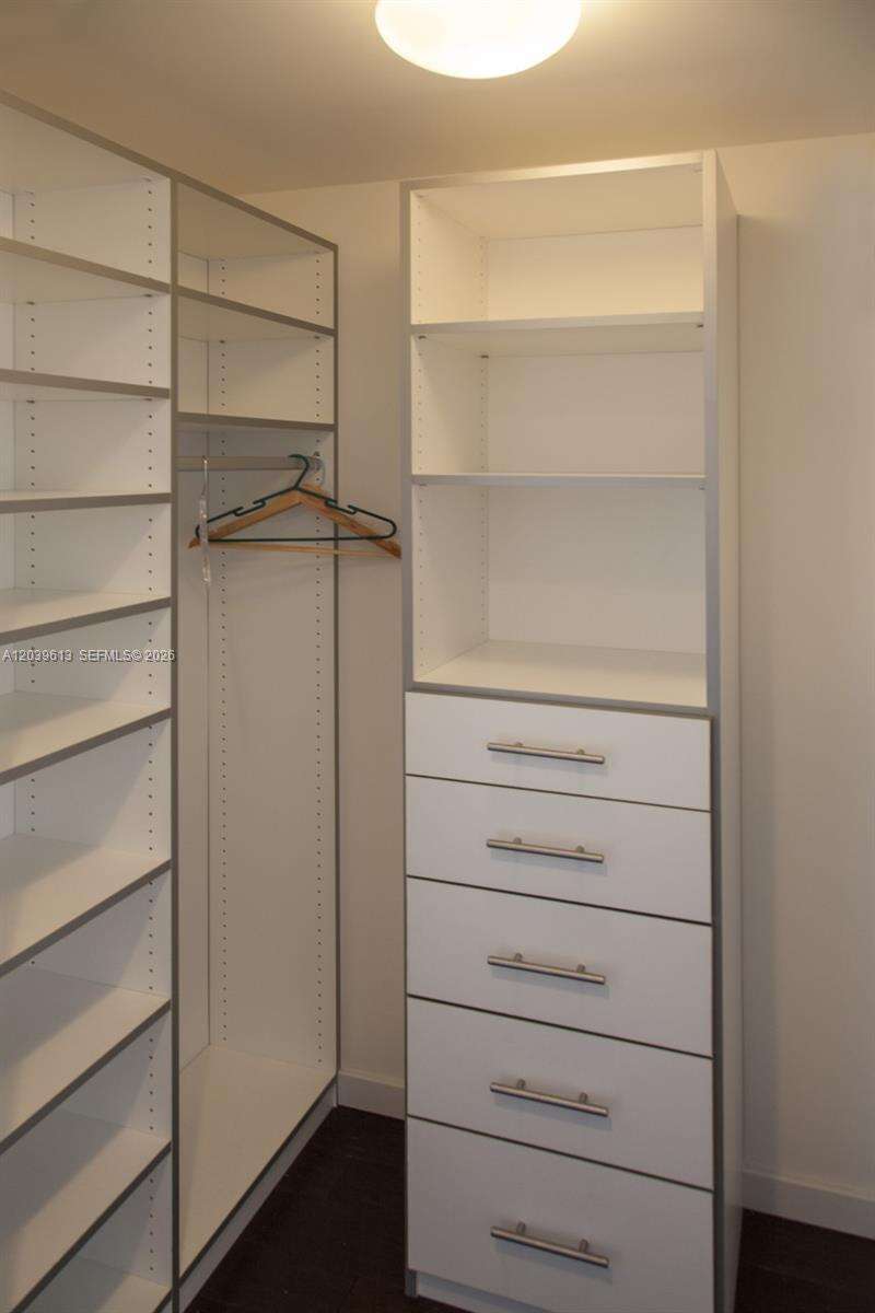 Icon Brickell 1 at 465 Brickell Ave, Miami, FL 33131 - For Rent photo 8