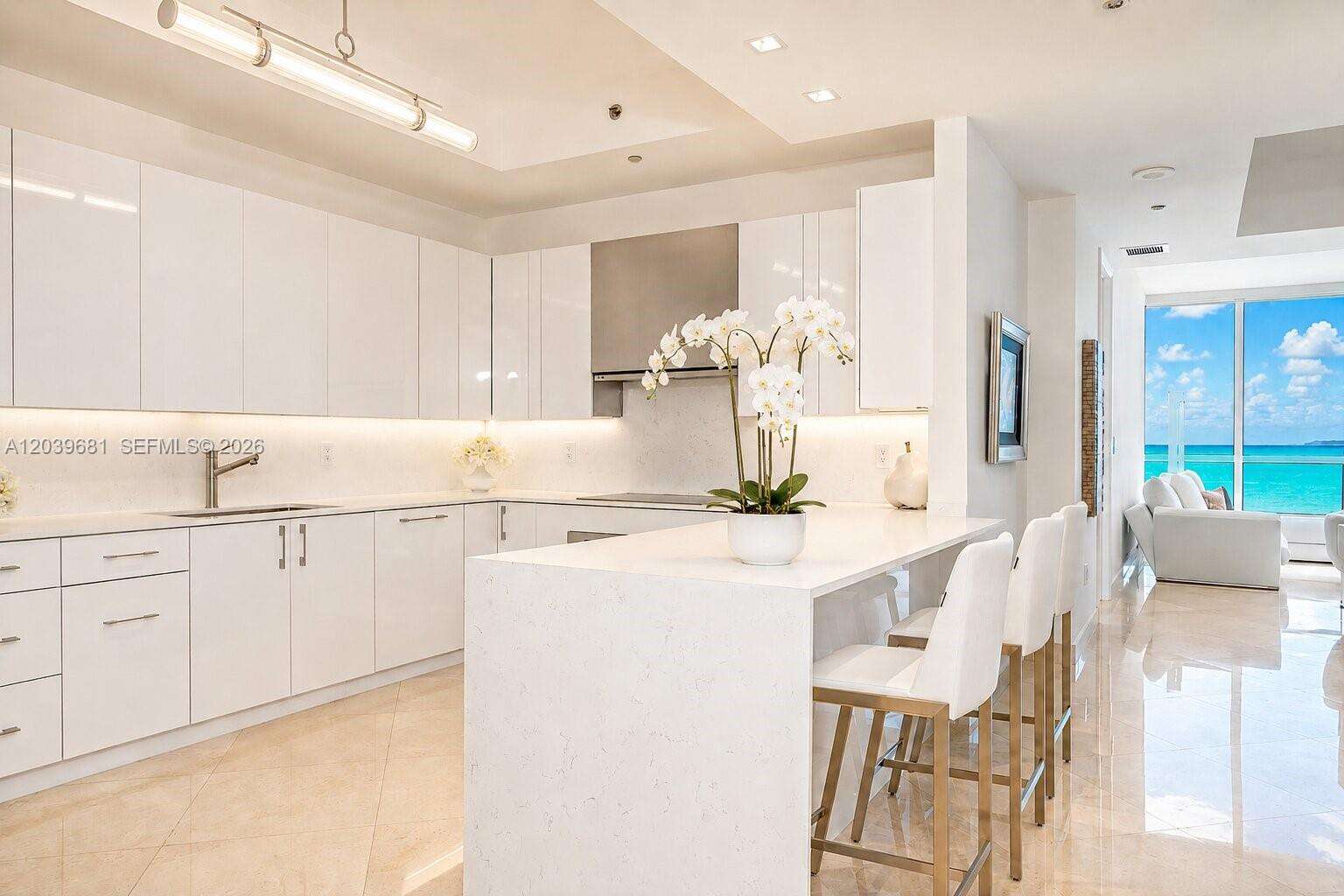 Continuum South Tower at 100 Pointe Dr, Miami Beach, FL 33139 - For Rent photo 4