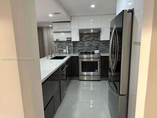Arlen House at 100 Bayview Dr, Sunny Isles Beach, FL 33160 - For Rent photo 6