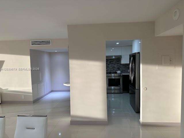 Arlen House at 100 Bayview Dr, Sunny Isles Beach, FL 33160 - For Rent photo 7