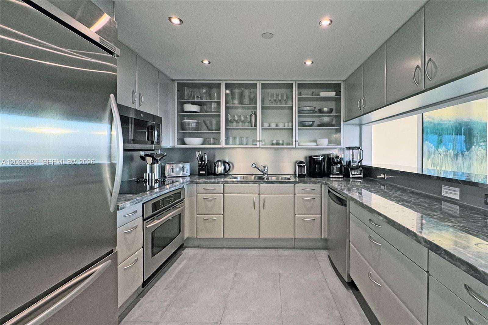 Bentley Bay at 540 W Ave, Miami Beach, FL 33139 - For Rent photo 18