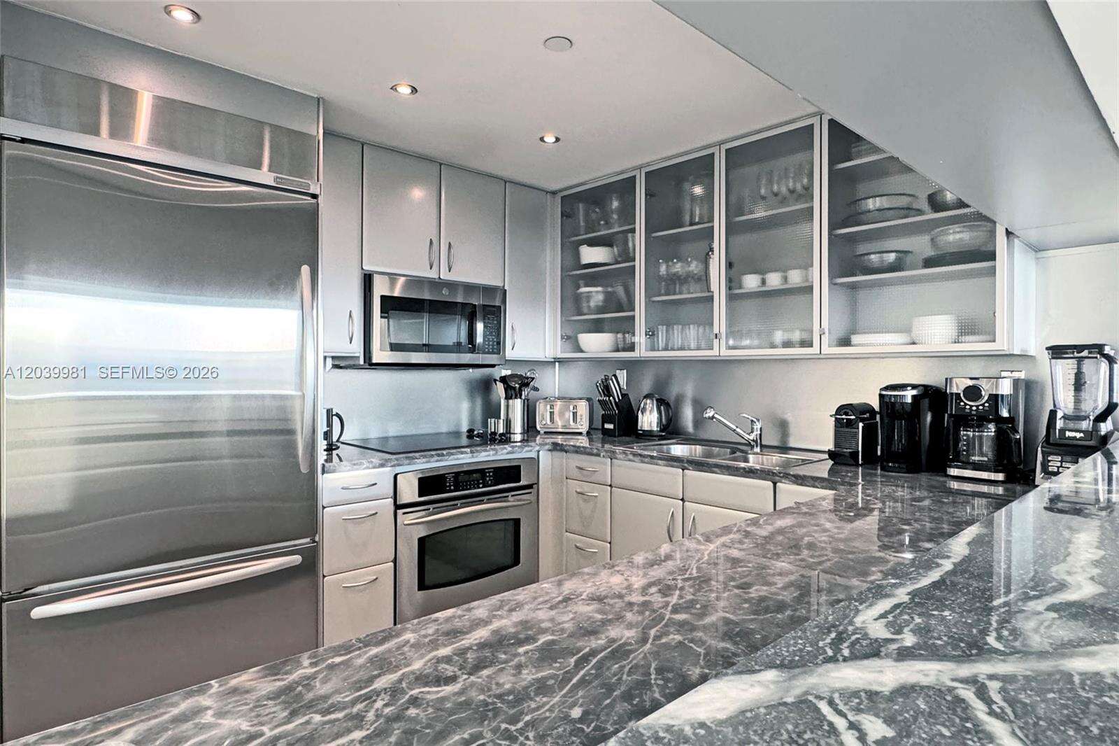 Bentley Bay at 540 W Ave, Miami Beach, FL 33139 - For Rent photo 6