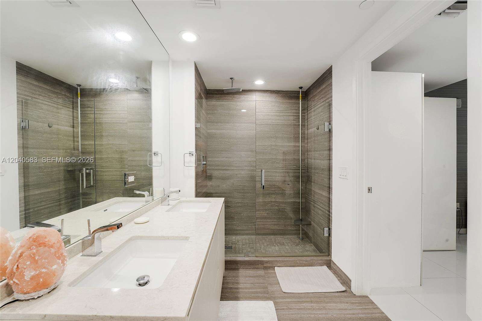 1010 Brickell at 1010 Brickell Ave, Miami, FL 33131 - For Rent photo 11