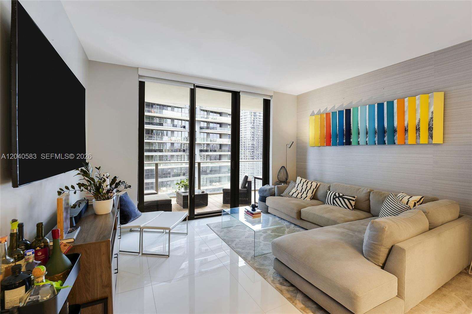 1010 Brickell at 1010 Brickell Ave, Miami, FL 33131 - For Rent photo 3