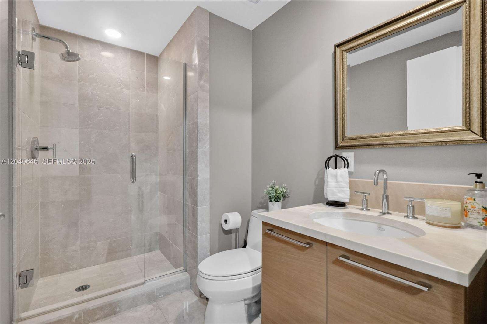 Jade Beach at 17001 Collins Ave, Sunny Isles Beach, FL 33160 - For Rent photo 17