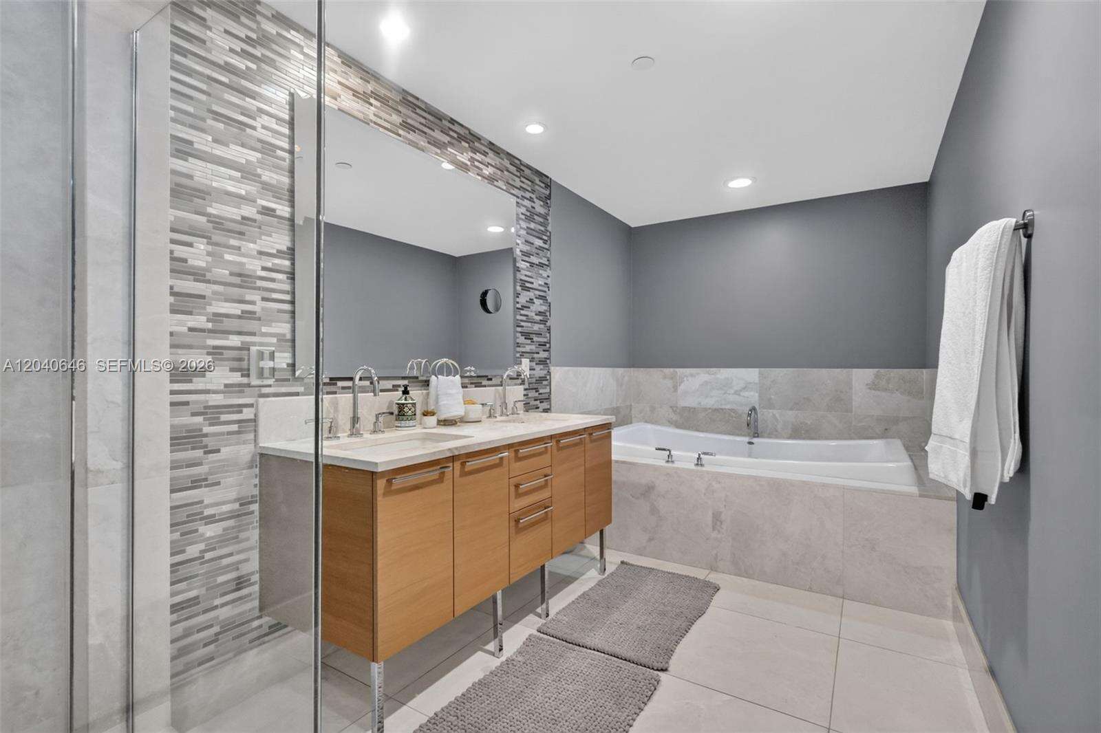 Jade Beach at 17001 Collins Ave, Sunny Isles Beach, FL 33160 - For Rent photo 27