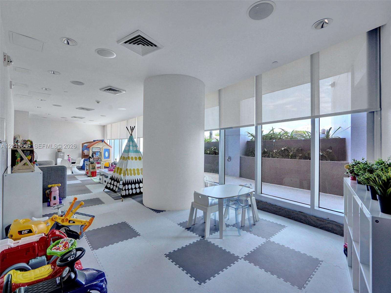 Jade Beach at 17001 Collins Ave, Sunny Isles Beach, FL 33160 - For Rent photo 52