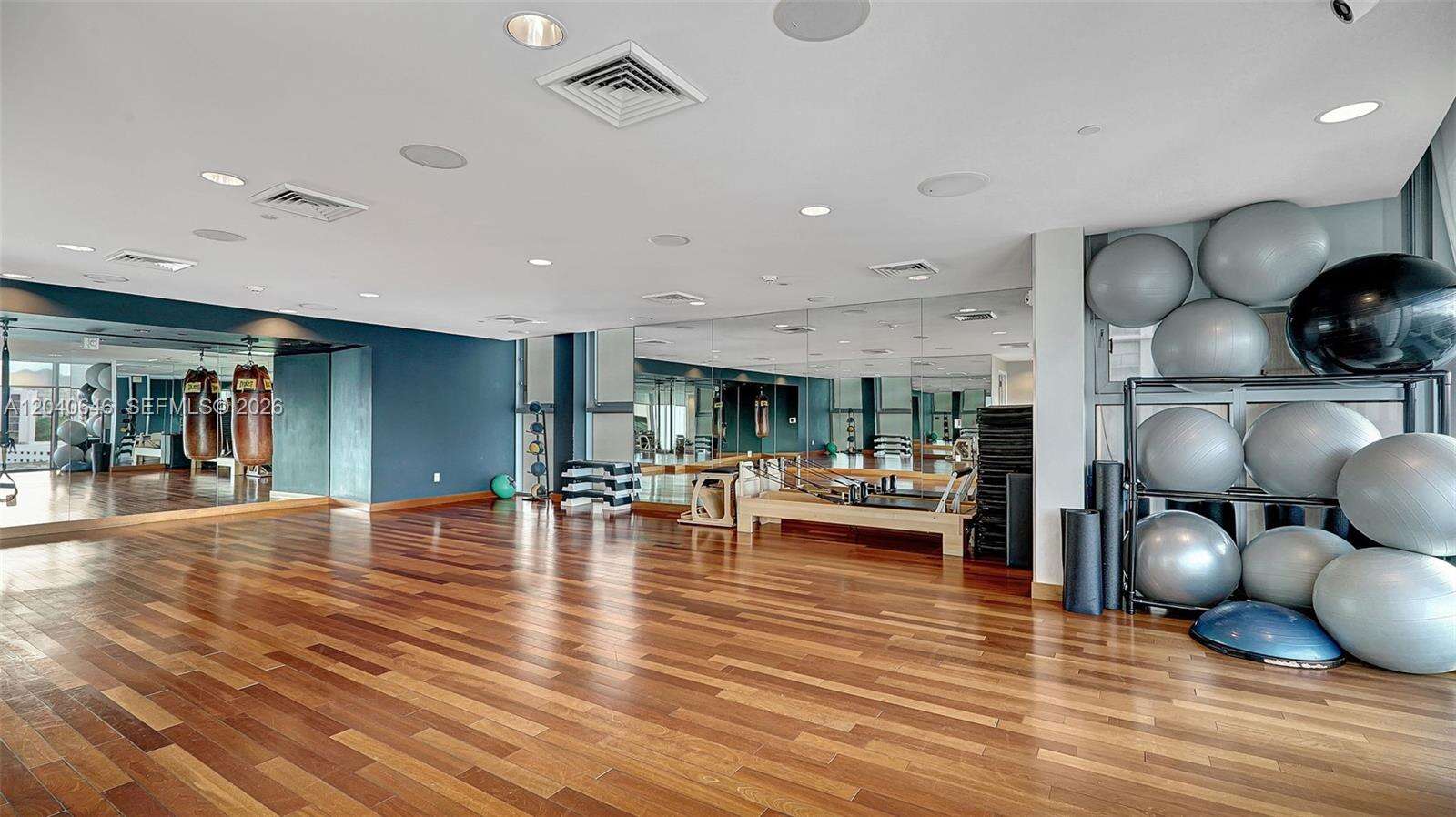 Jade Beach at 17001 Collins Ave, Sunny Isles Beach, FL 33160 - For Rent photo 61
