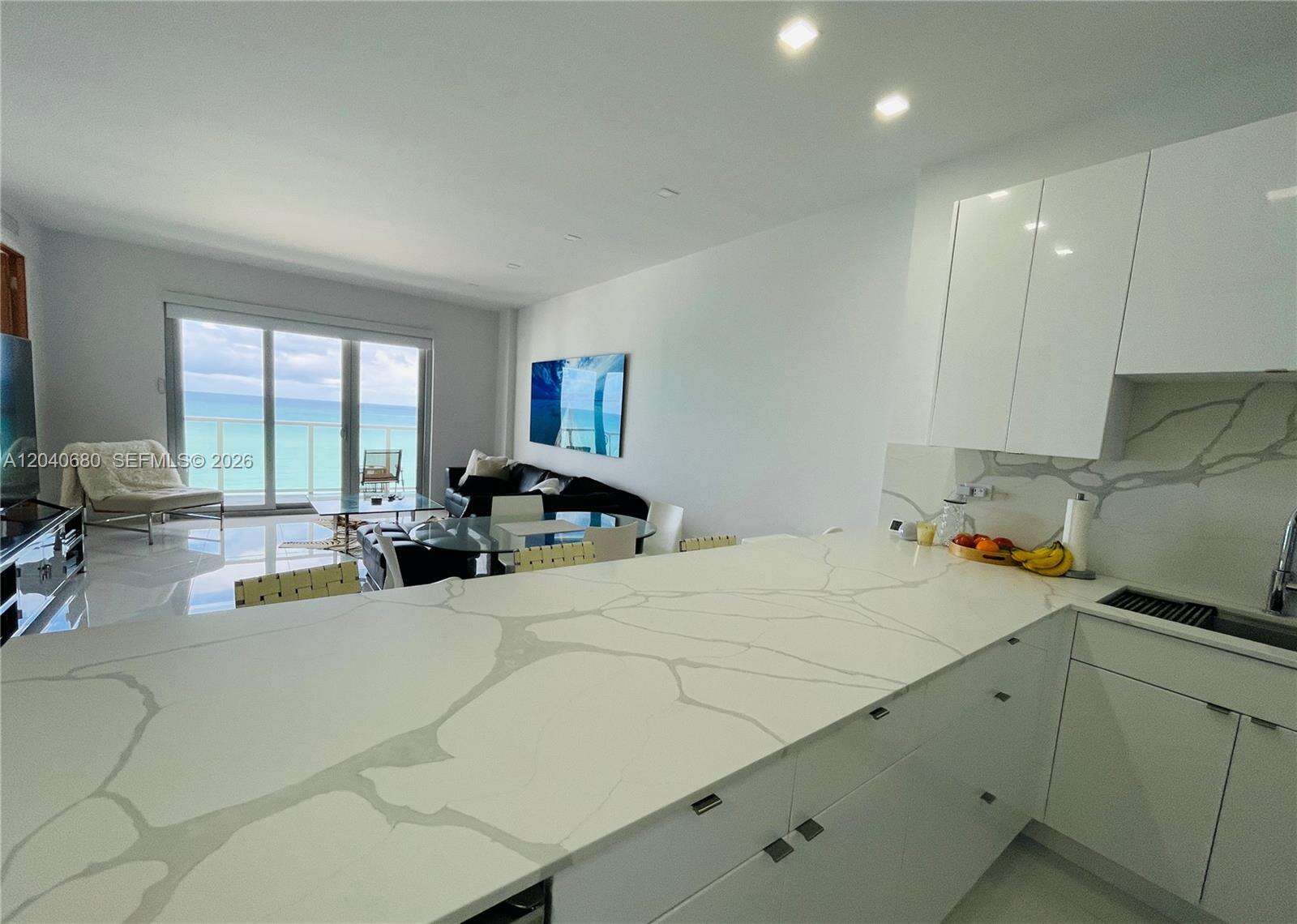 Arlen Beach at 5701 Collins Ave, Miami Beach, FL 33140 - For Rent photo 12