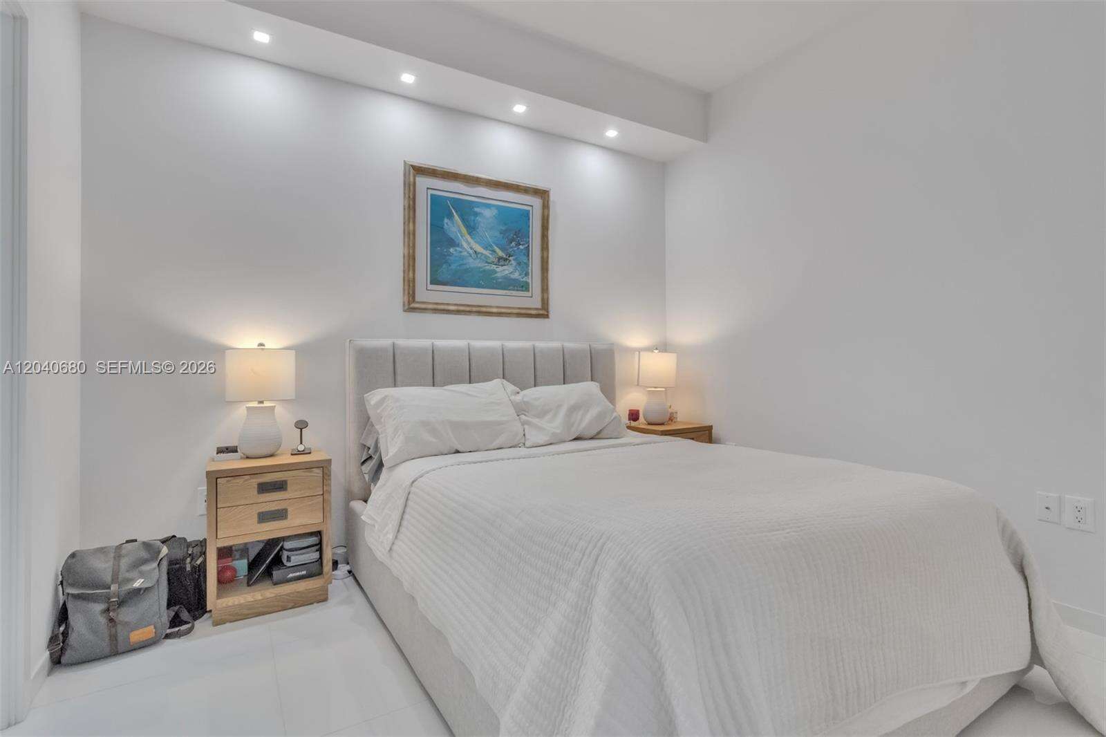 Arlen Beach at 5701 Collins Ave, Miami Beach, FL 33140 - For Rent photo 14